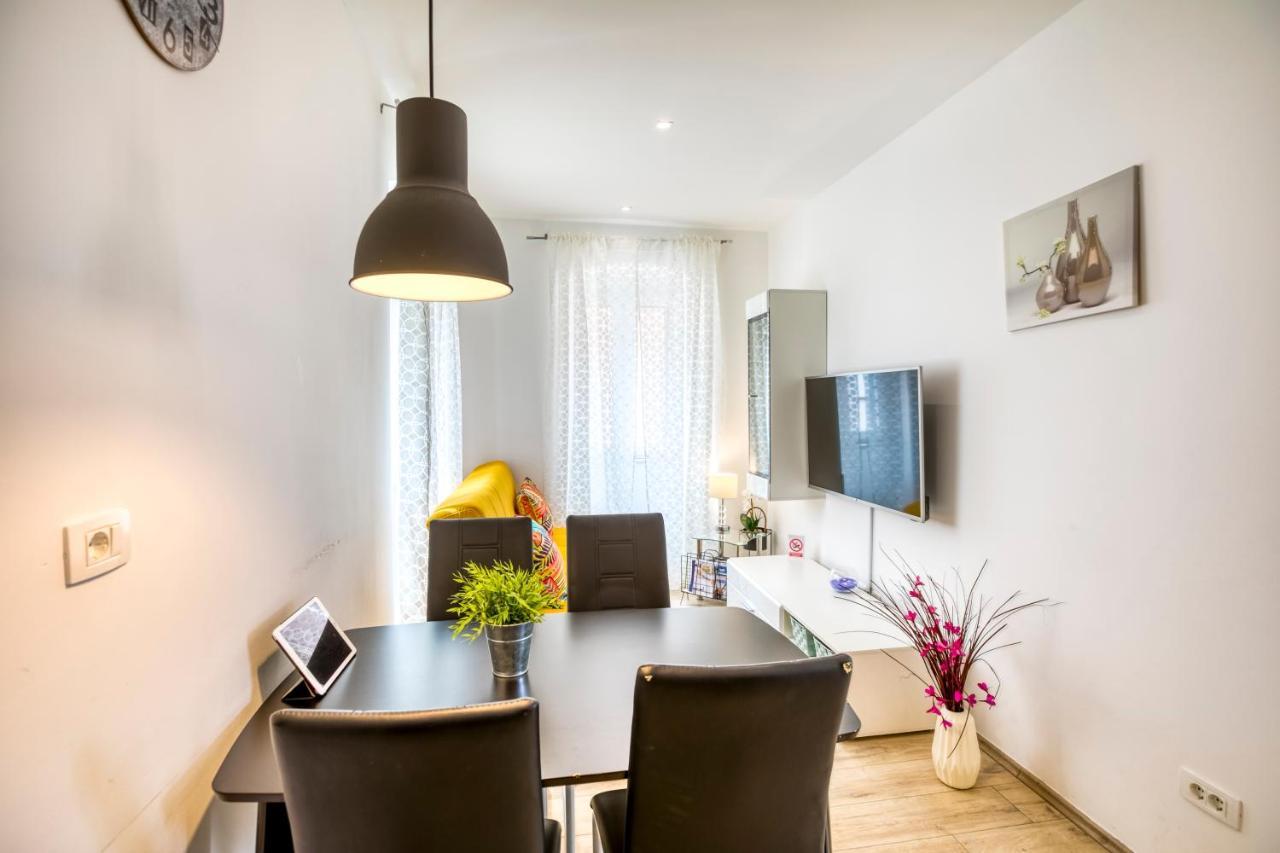 Apartment Grace, Feel At Home - Away From Home Split Bagian luar foto
