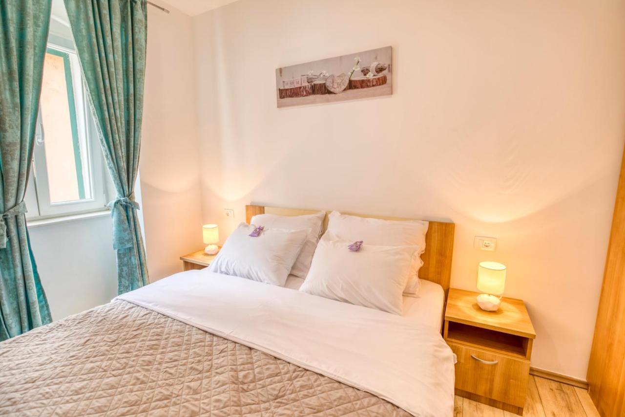 Apartment Grace, Feel At Home - Away From Home Split Bagian luar foto